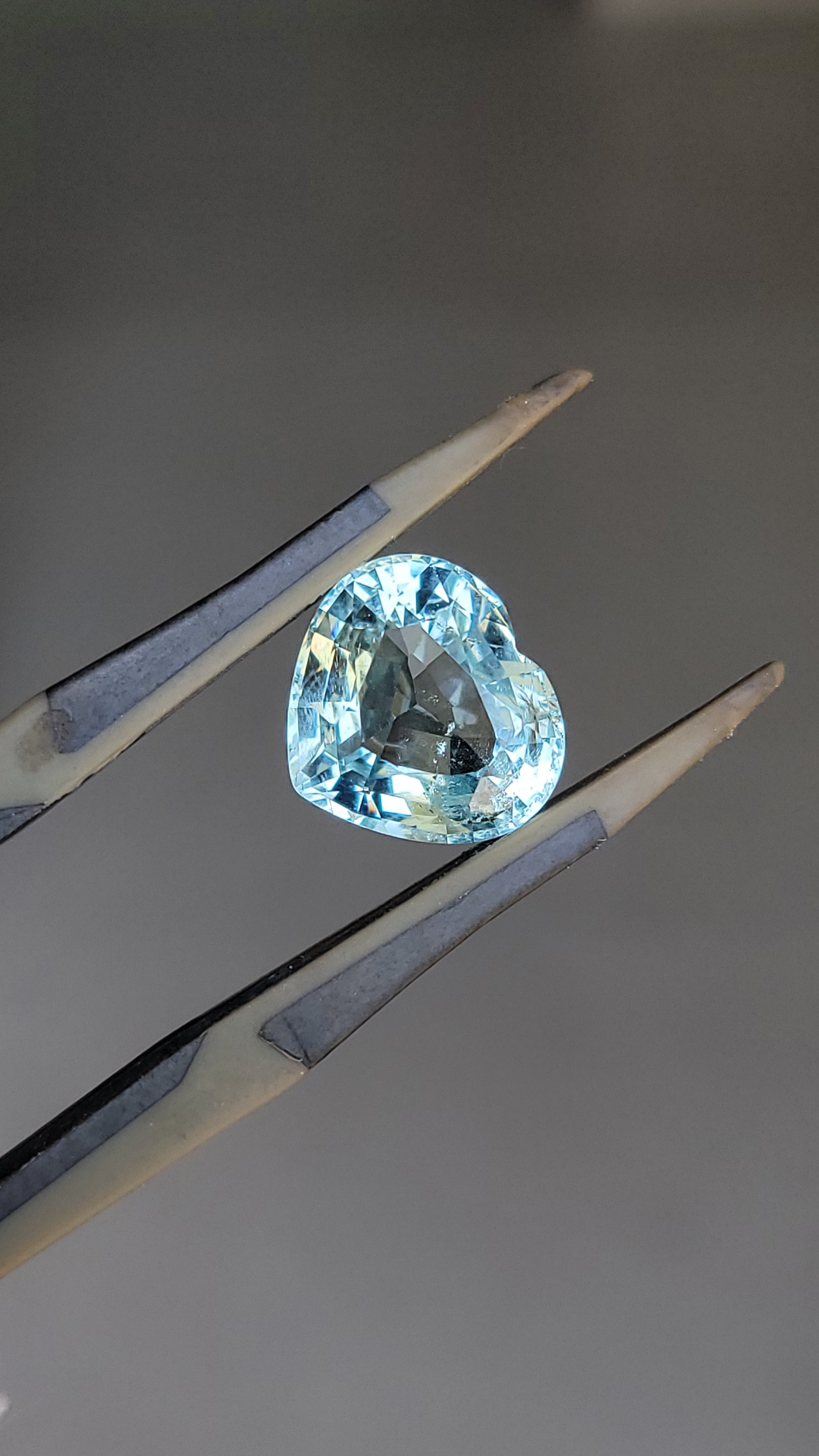 Natural Heart Shape Aquamarine Gemstone – 6.75 Carats | Pakistan Origin