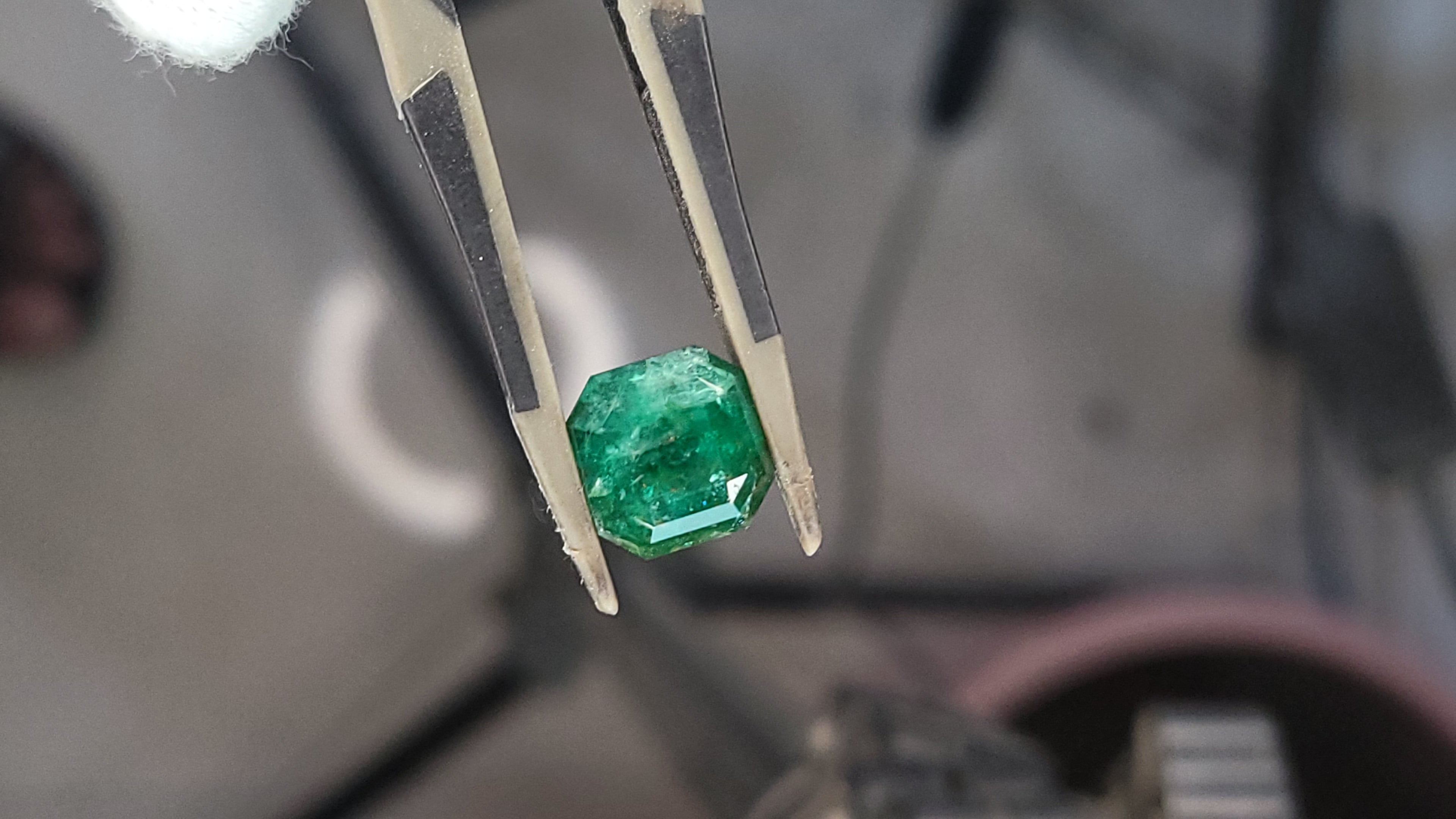 Natural Emerald Cut Swat Emerald Gemstone – 5.00 Carats | Pakistan Origin