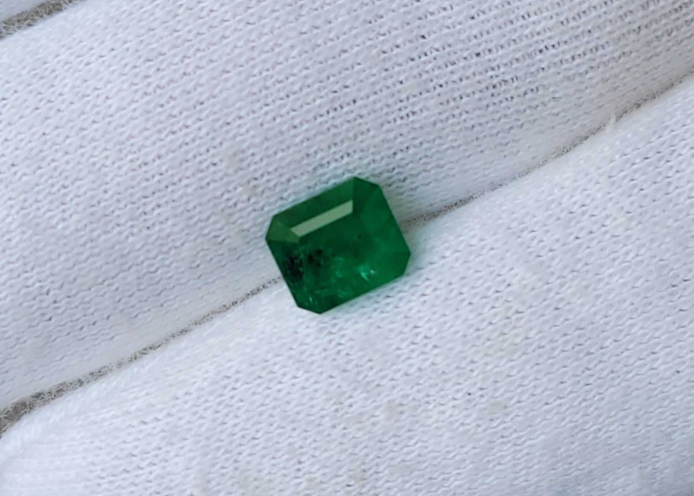Natural Emerald Cut Swat Emerald Gemstone – 2.35 Carats | Pakistan Origin