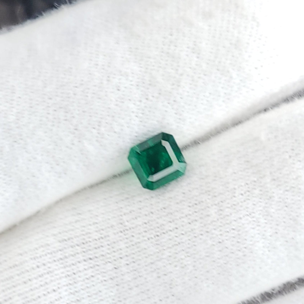 Natural Emerald Cut Swat Emerald Gemstone – 1.60 Carats | Pakistan Origin