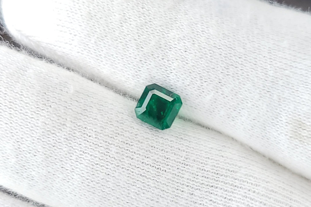Natural Emerald Cut Swat Emerald Gemstone – 1.60 Carats | Pakistan Origin