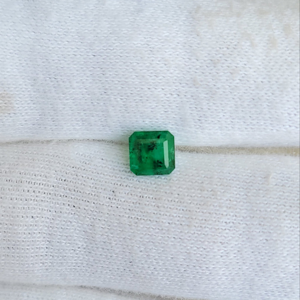 Natural Emerald Cut Swat Emerald Gemstone – 1.35 Carats | Pakistan Origin
