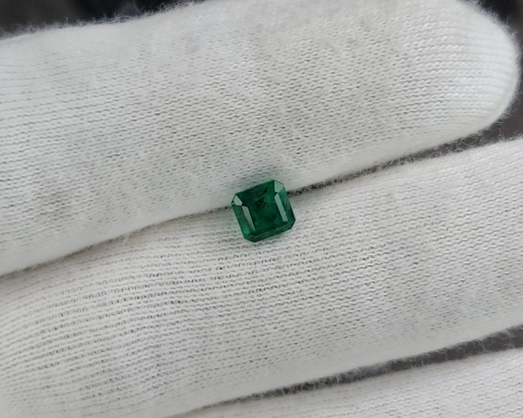 Natural Emerald Cut Swat Emerald Gemstone – 1.35 Carats | Pakistan Origin
