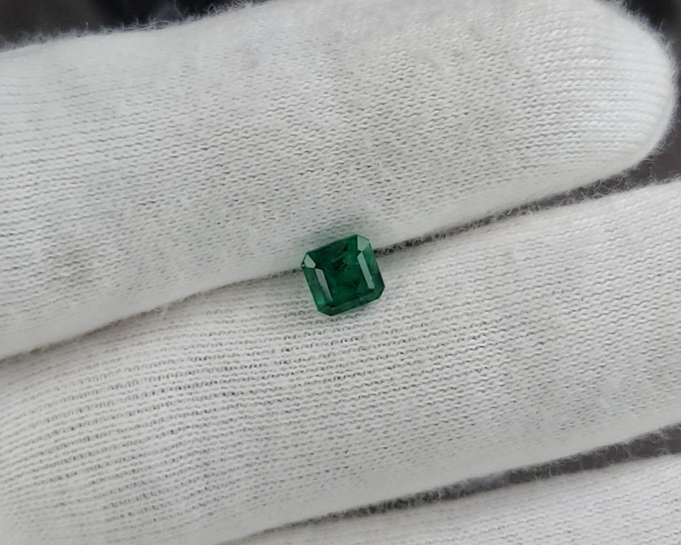 Natural Emerald Cut Swat Emerald Gemstone – 1.35 Carats | Pakistan Origin