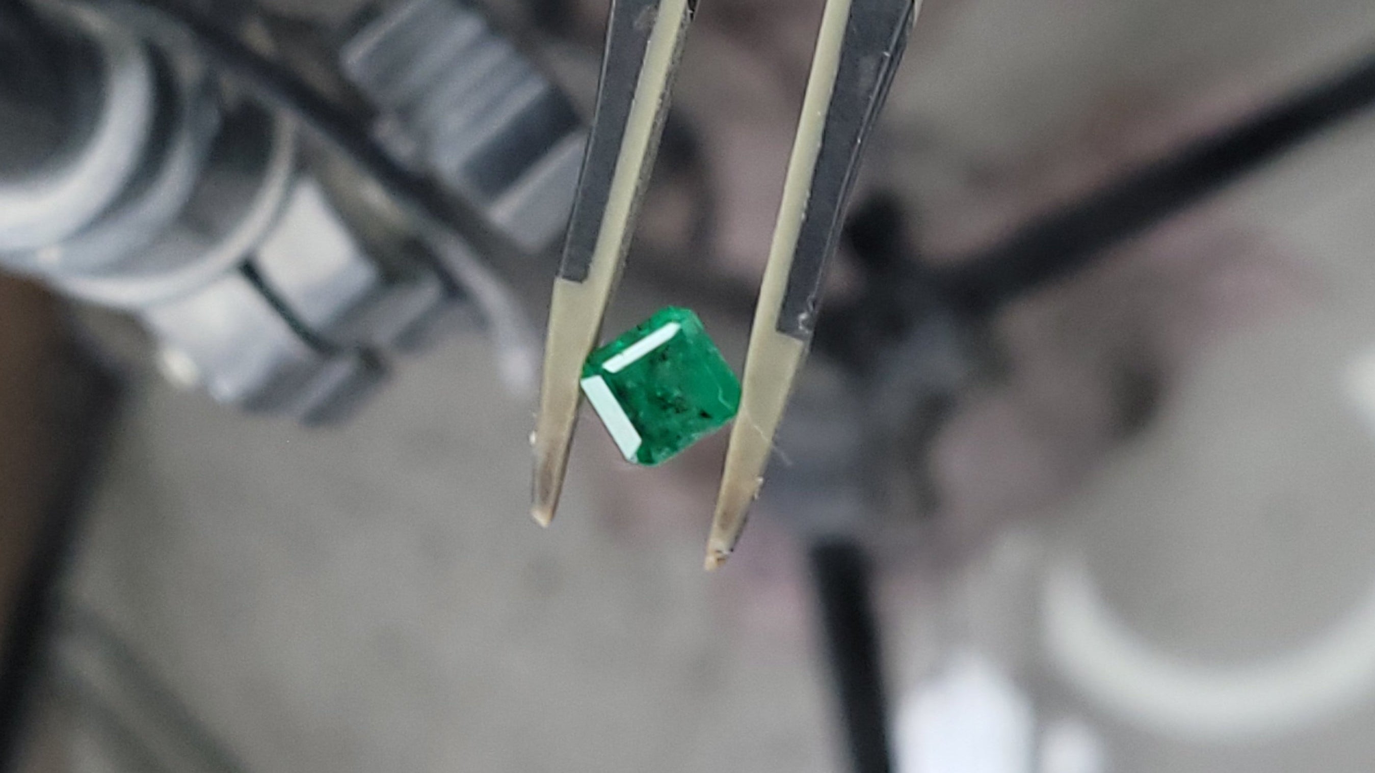 Natural Emerald Cut Swat Emerald Gemstone – 1.35 Carats | Pakistan Origin