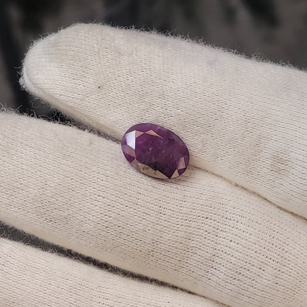 Natural Oval Cut Kashmir Sapphire Gemstone – 6.00 Carats | Pakistan Origin