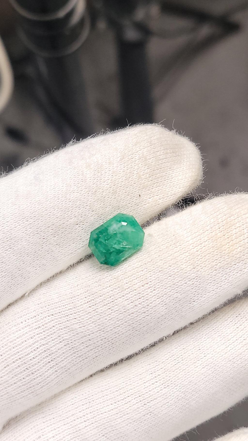Natural Emerald Cut Swat Emerald Gemstone – 4.35 Carats | Pakistan Origin