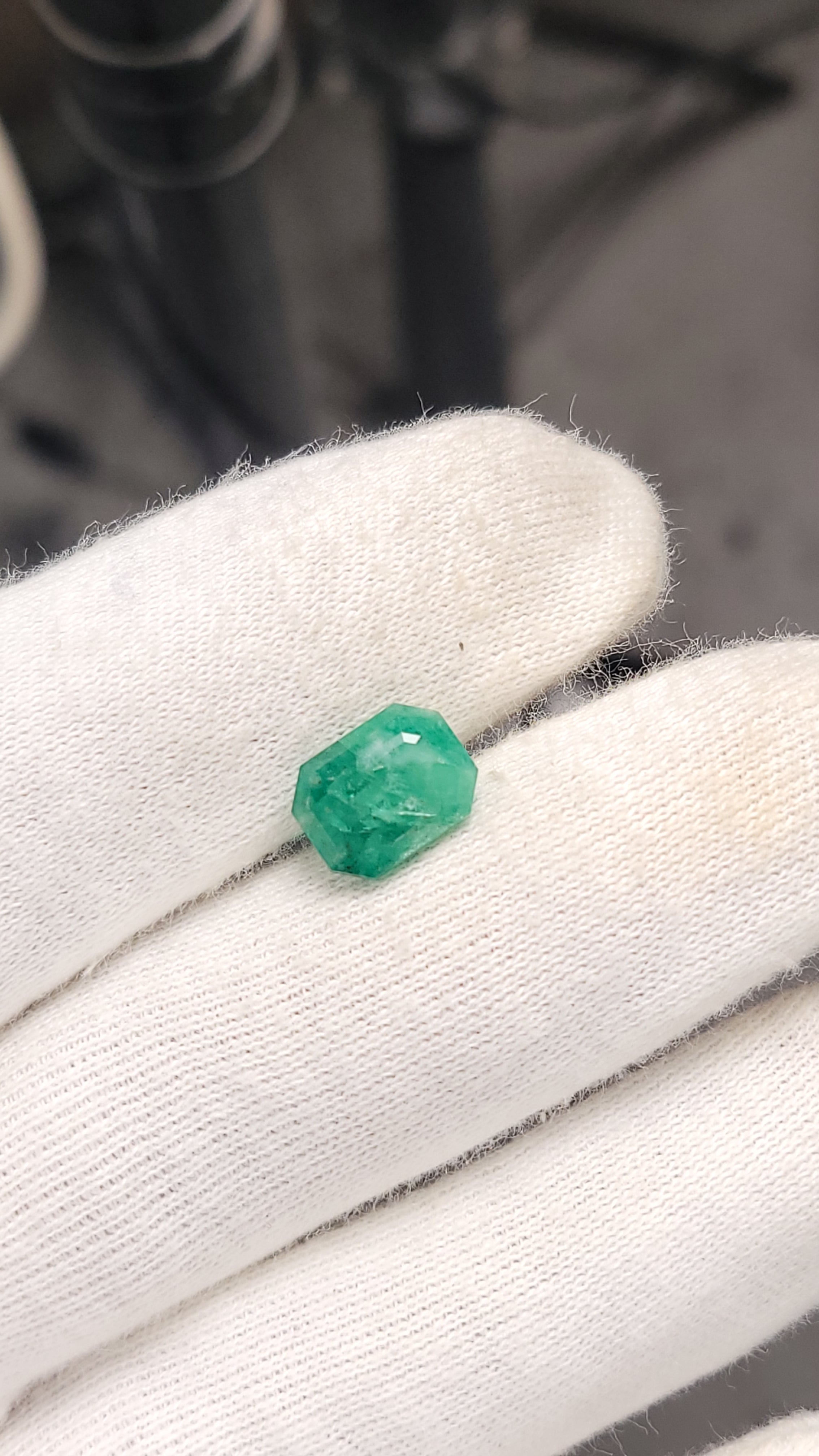 Natural Emerald Cut Swat Emerald Gemstone – 4.35 Carats | Pakistan Origin