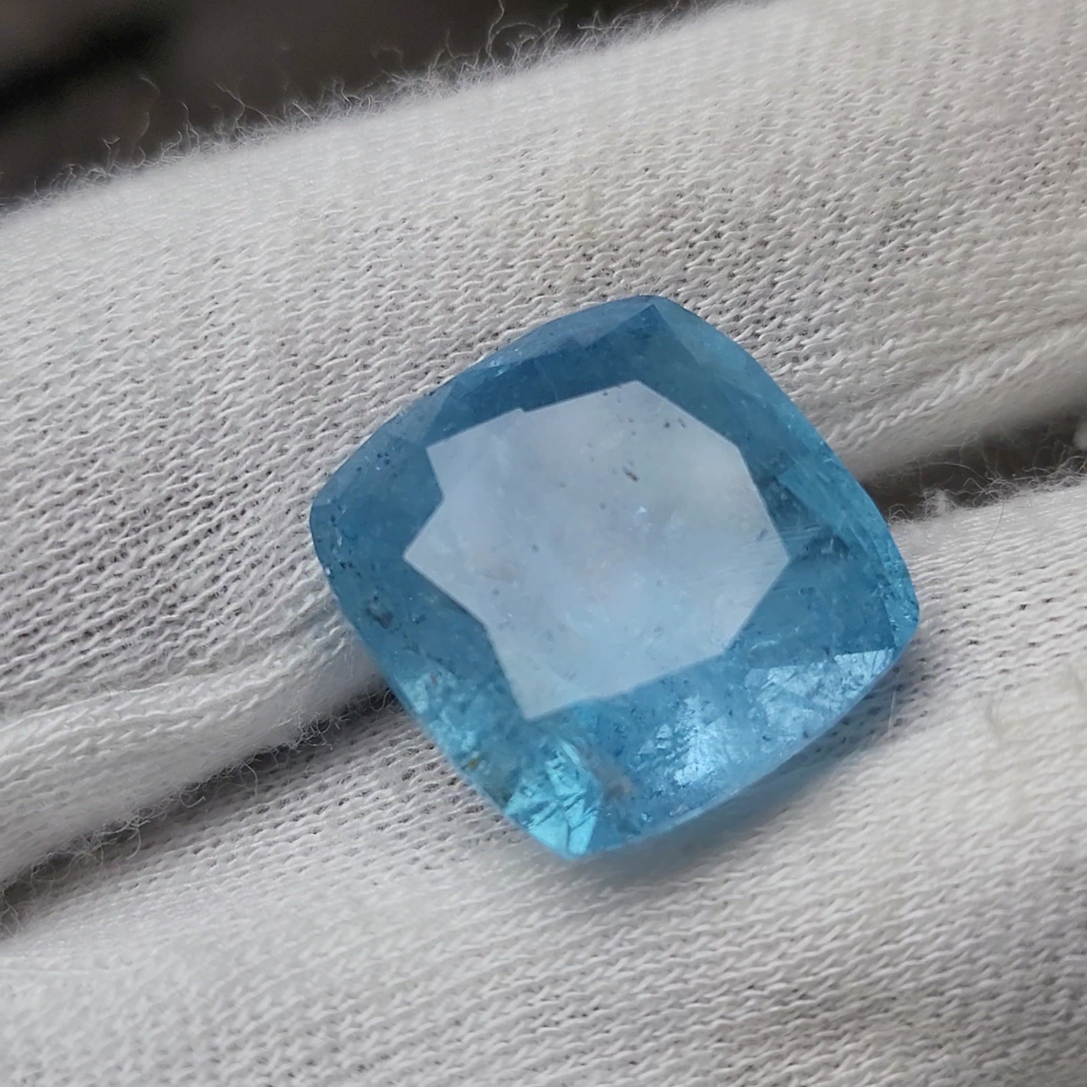 Natural Cushion Cut Aquamarine Gemstone – 22.70 Carats | Pakistan Origin