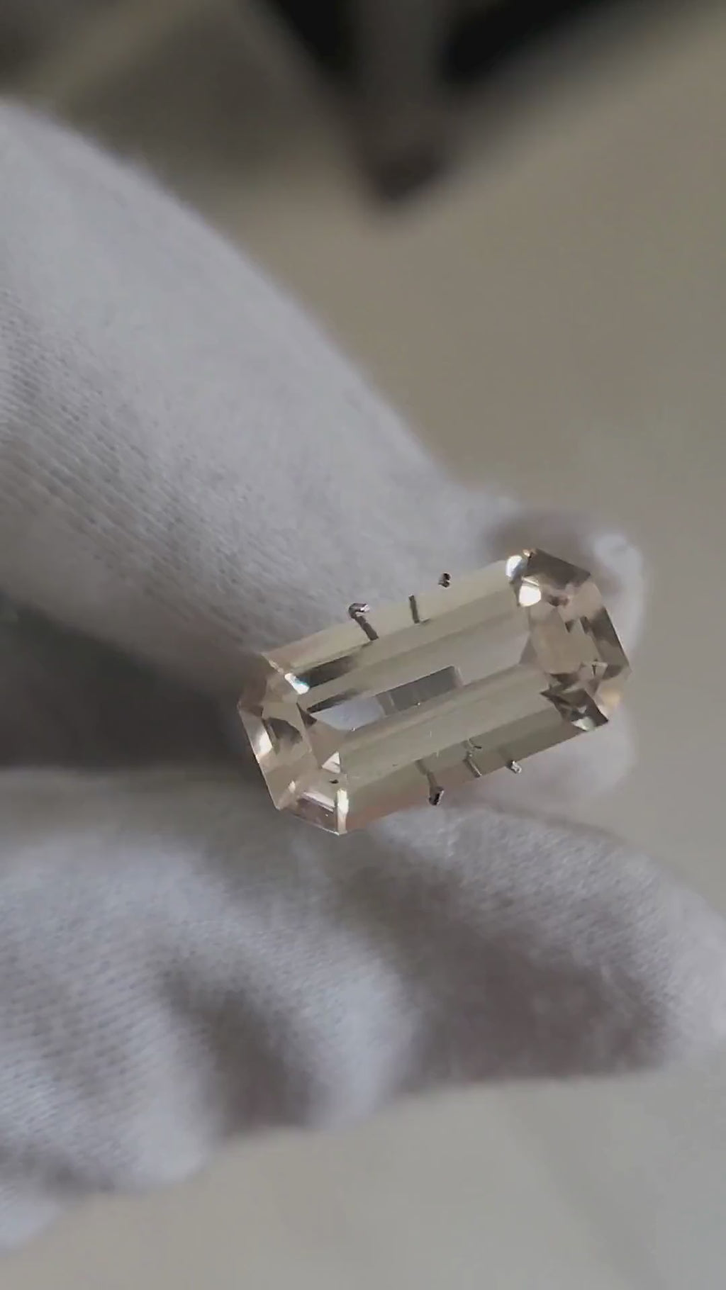 Natural Emerald Cut Topaz Gemstone – 13.50 Carats | Pakistan Origin