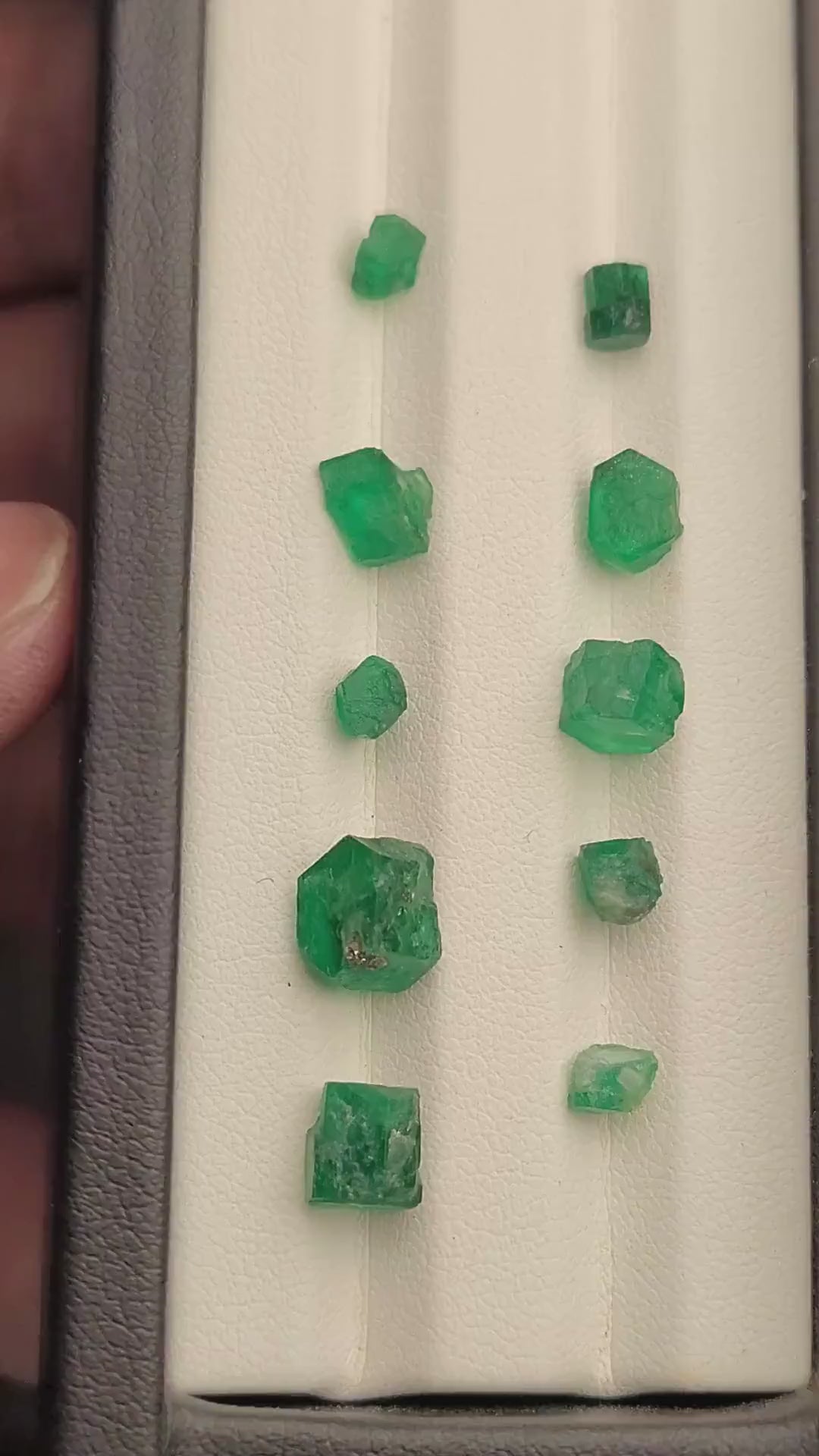 Natural Swat Emerald Rough Lot (10 Pieces) – 10.75 Carats | Pakistan Origin